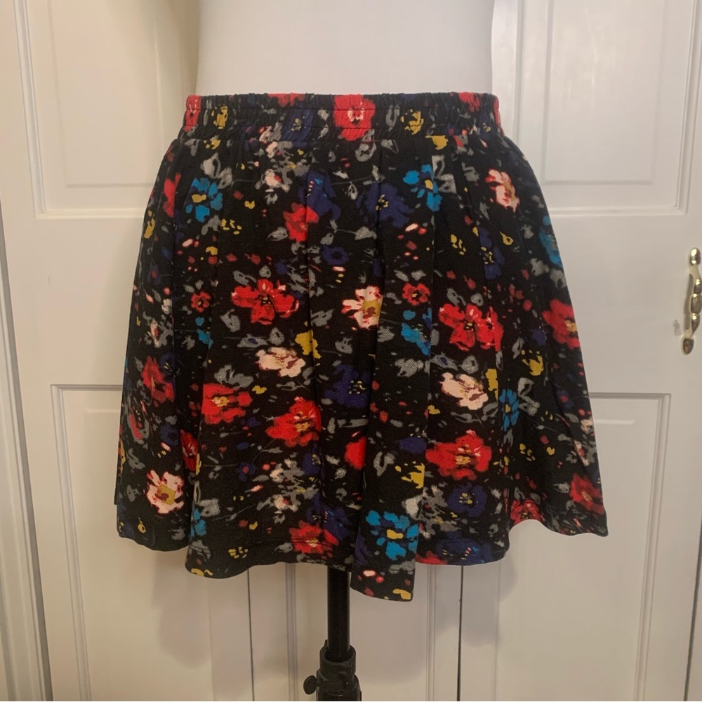 Zara mini skater skirt Size: medium